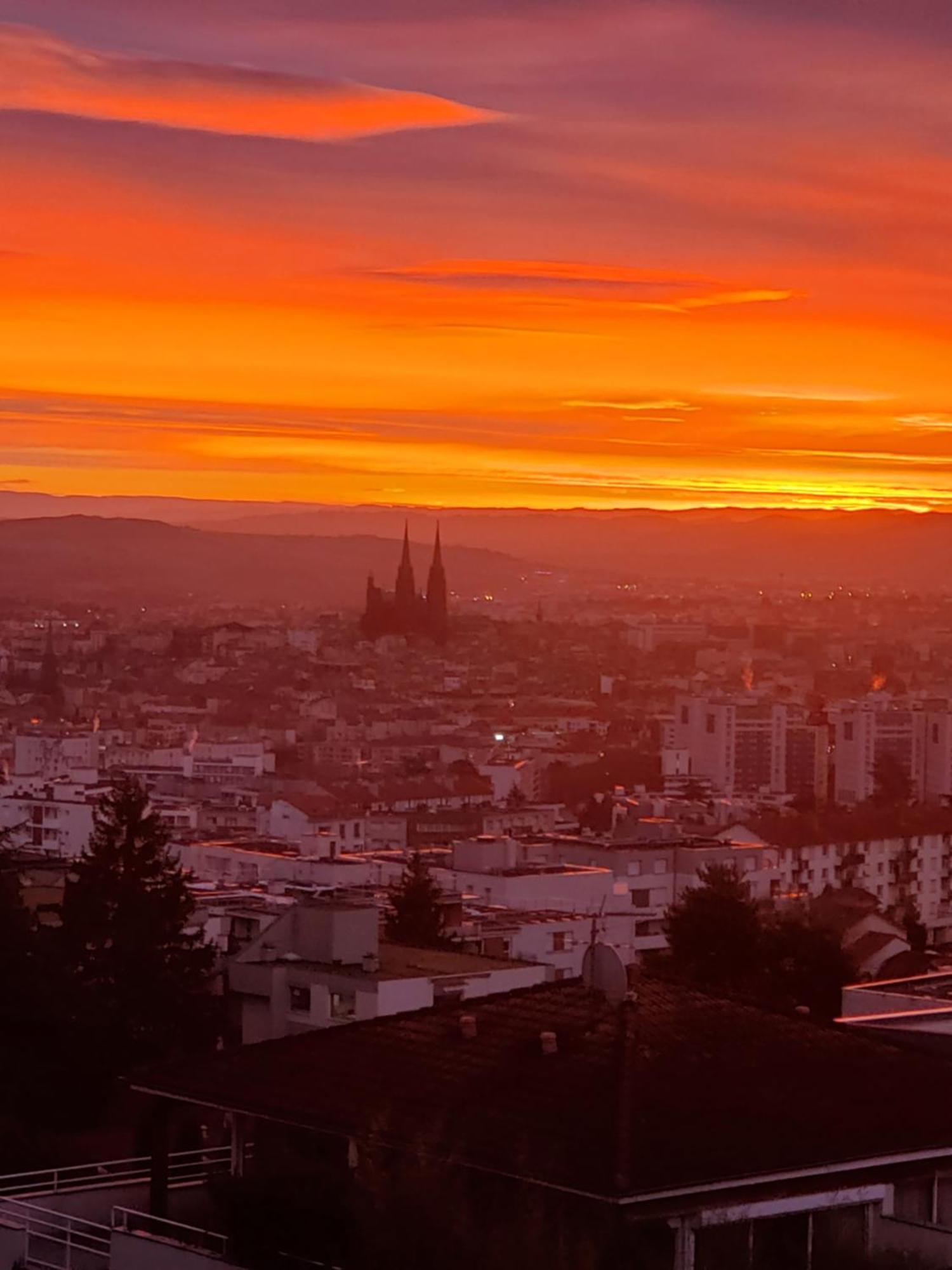Entre VILLE et NATURE - Les Hauts de Clermont Extérieur photo