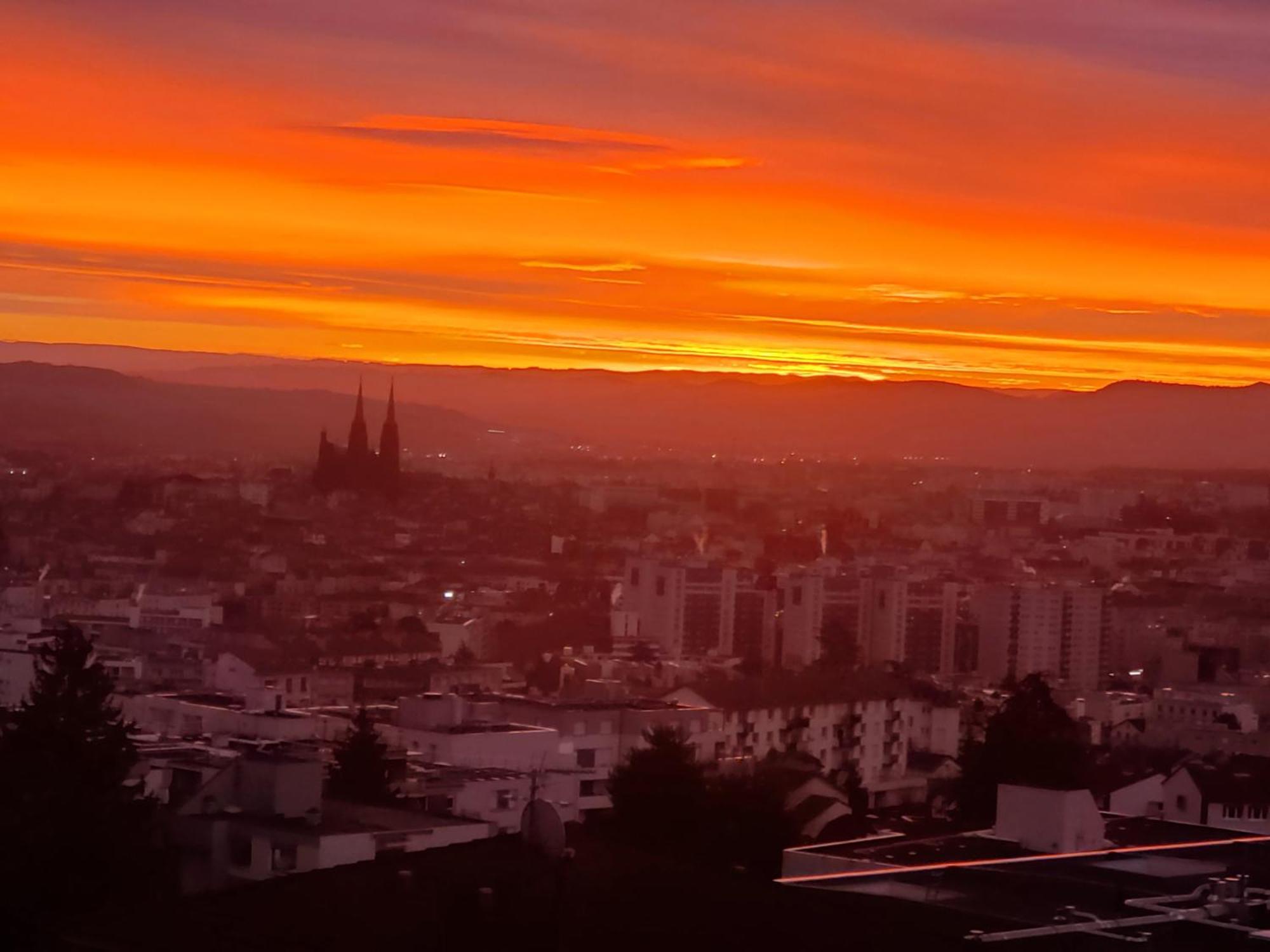Entre VILLE et NATURE - Les Hauts de Clermont Extérieur photo